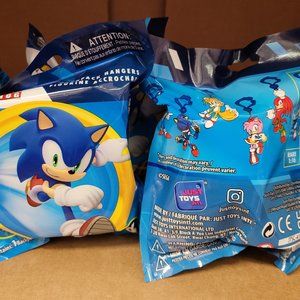 ONE CASE OF 16 PIECES SONIC BLIND BAGS KEYCHAIN HANGERS